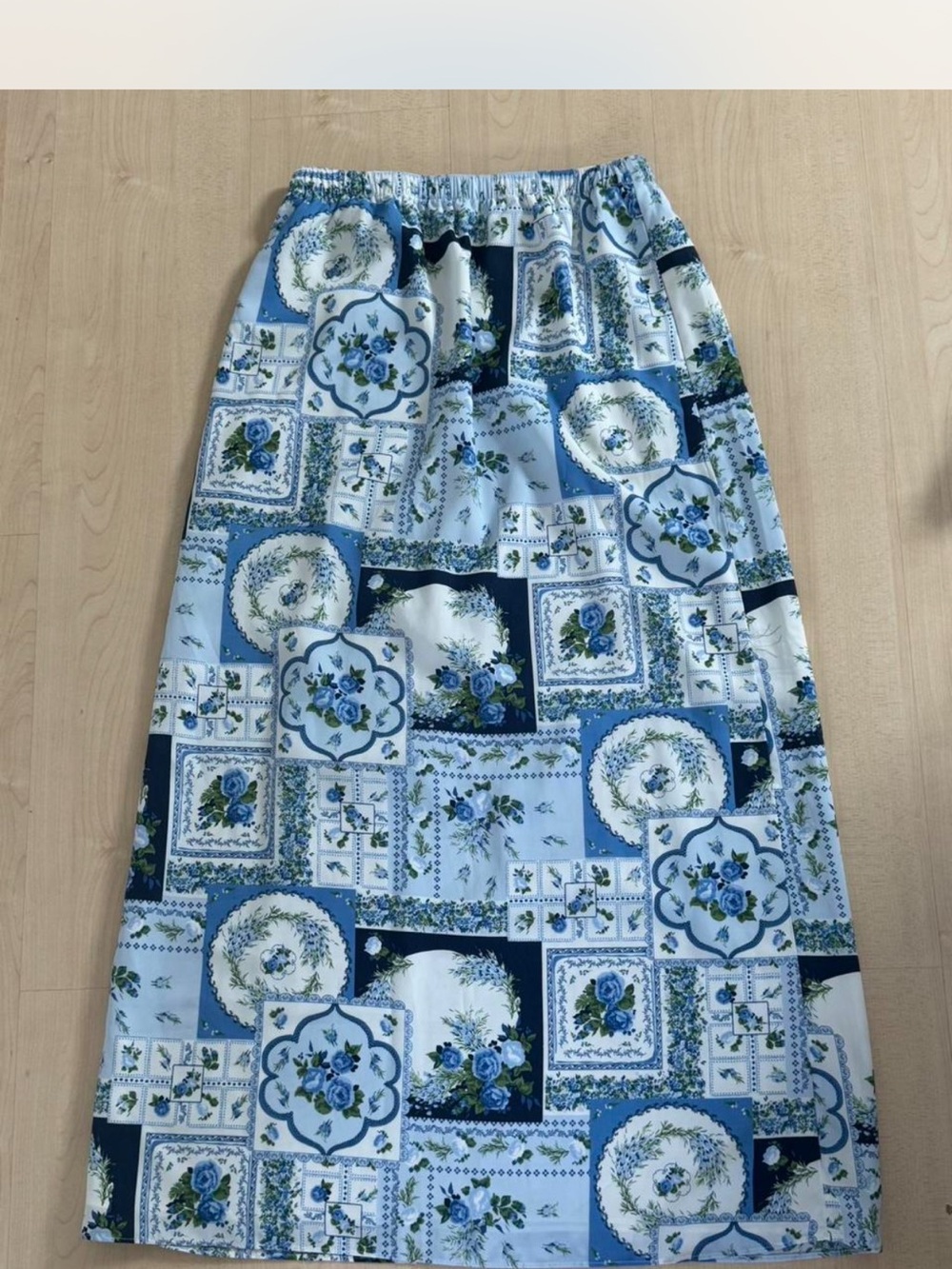 Abercrombie & Fitch Women’s Maxi Skirt Blue Patchwork Floral